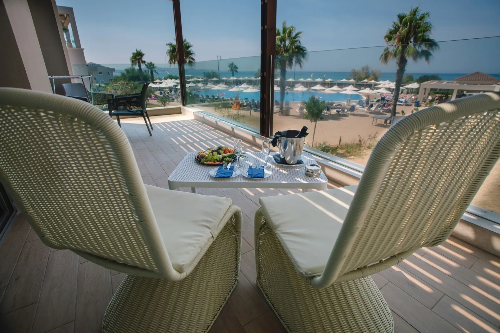 ONE BEDROOM SUITE SEA VIEW