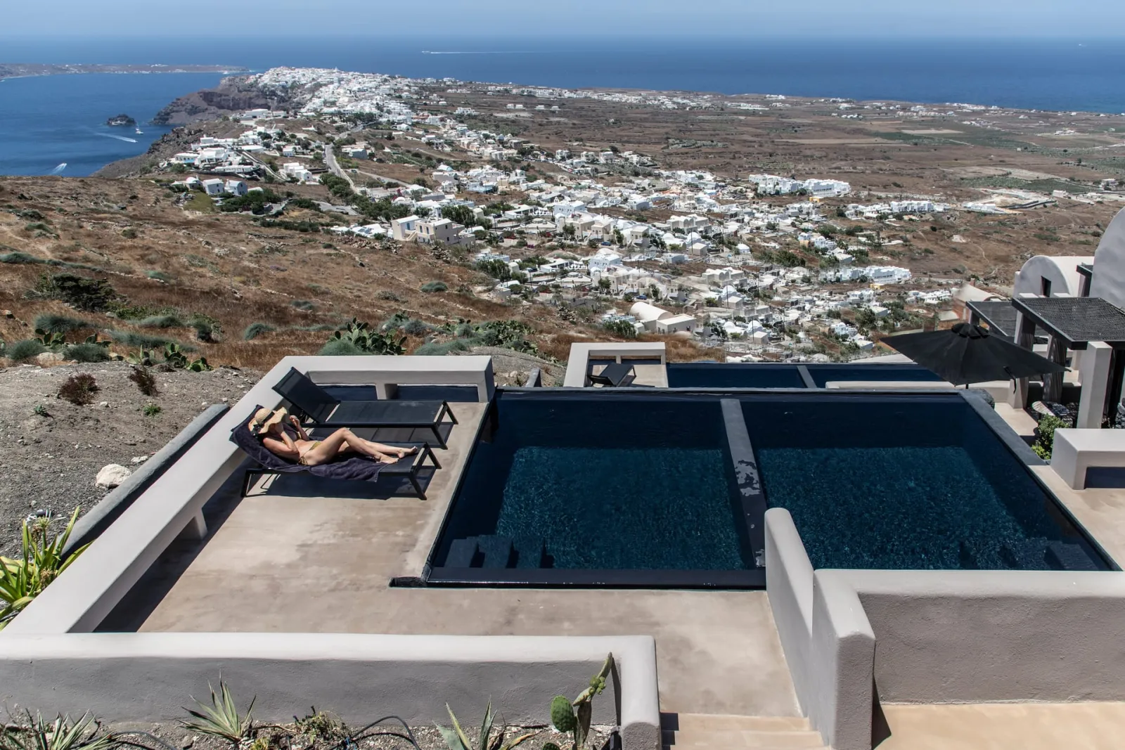 Rocky Room with Sea View and Independent Pool
