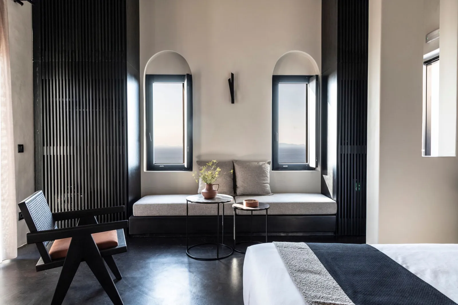 Rocky Room with Sea View and Independent Pool