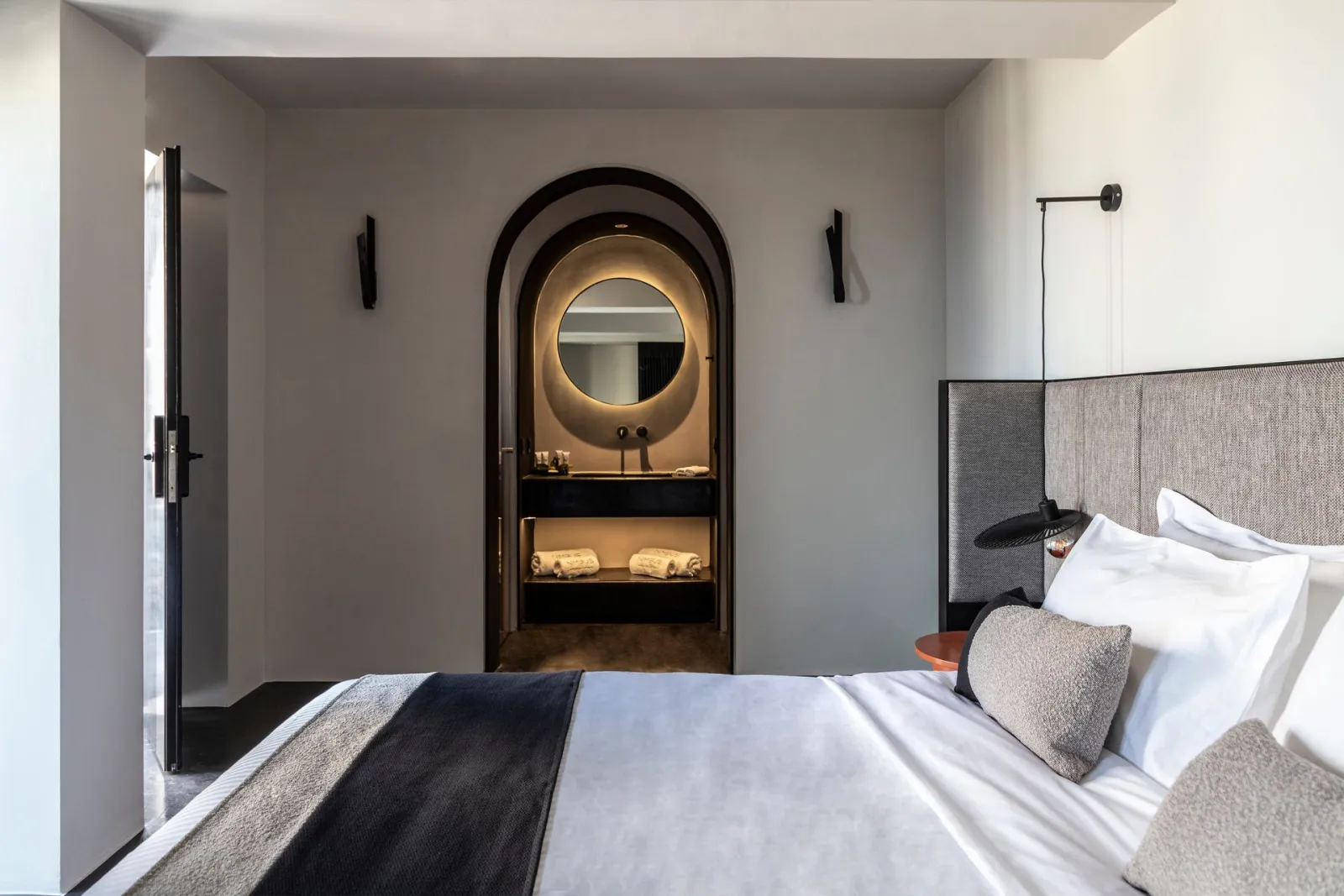 Rocky Room with Sea View and Hot Tub
