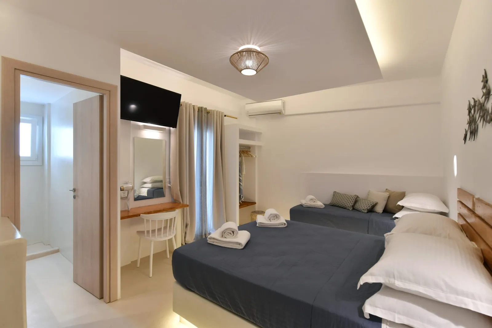 Deluxe Triple with Balcony