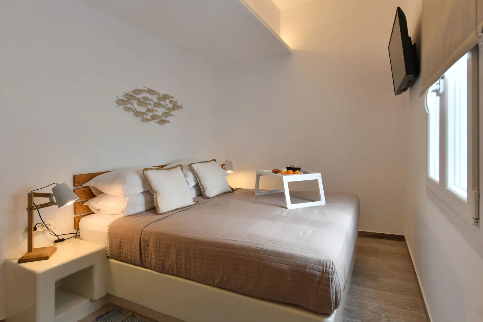 Deluxe 3 Bedroom Apartment with Outdoor Jacuzzi &amp; Partial Sea View (Seasonal Jacuzzi: Open May - Oct)
