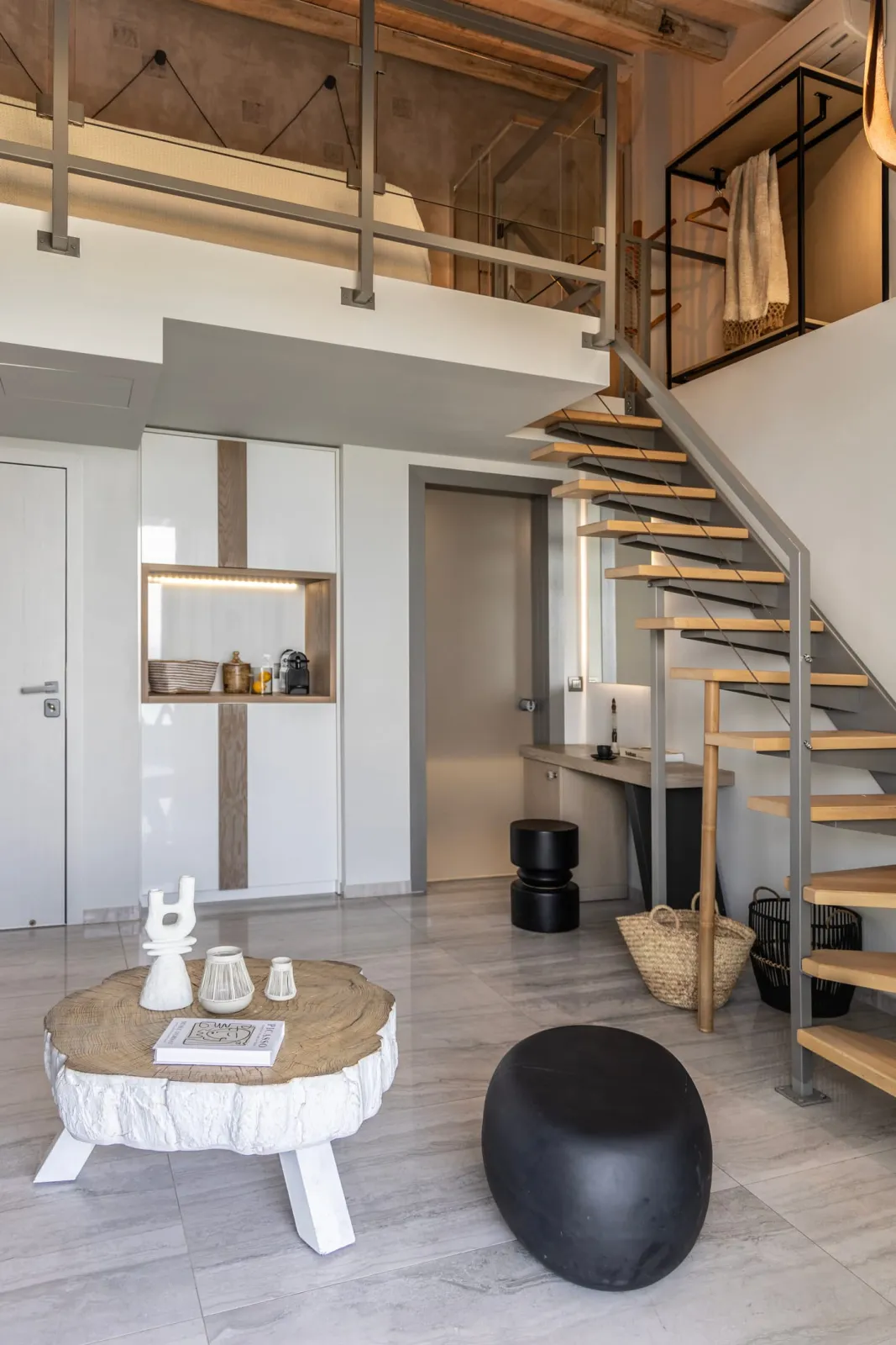 2 Level Suite | Sea View