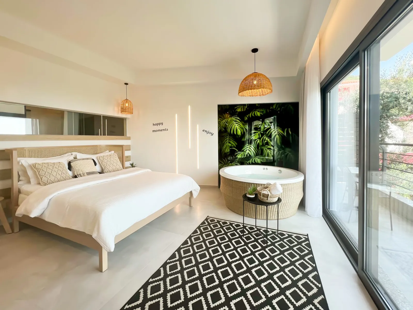 Escape Suite with indoor jacuzzi and Sea View