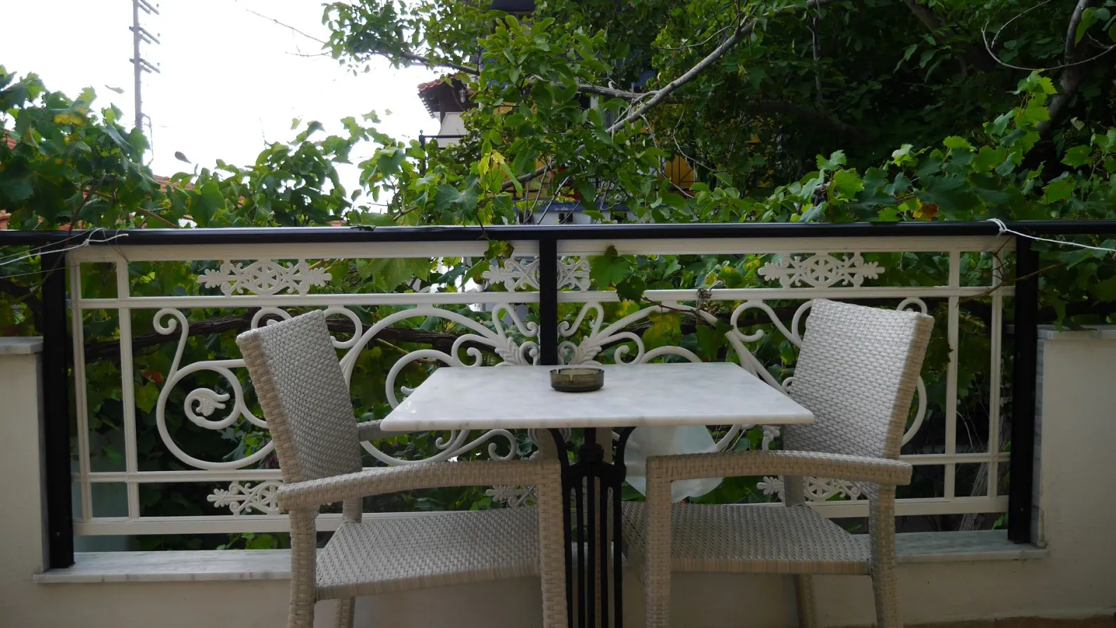 Family Studio with Garden View