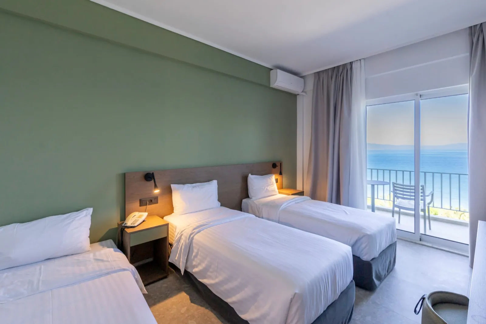 Triple Room with Sea View