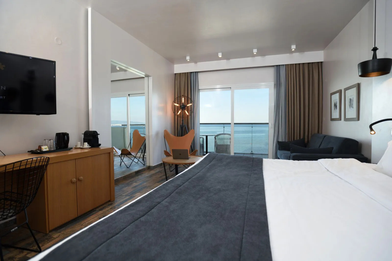 HEPHAESTUS suite COCO-MAT with front sea view