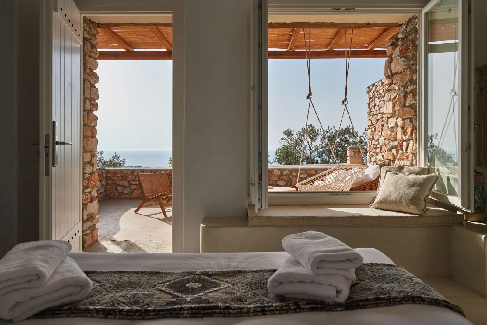 Cave Double Sea View Outdoor Hot Tub