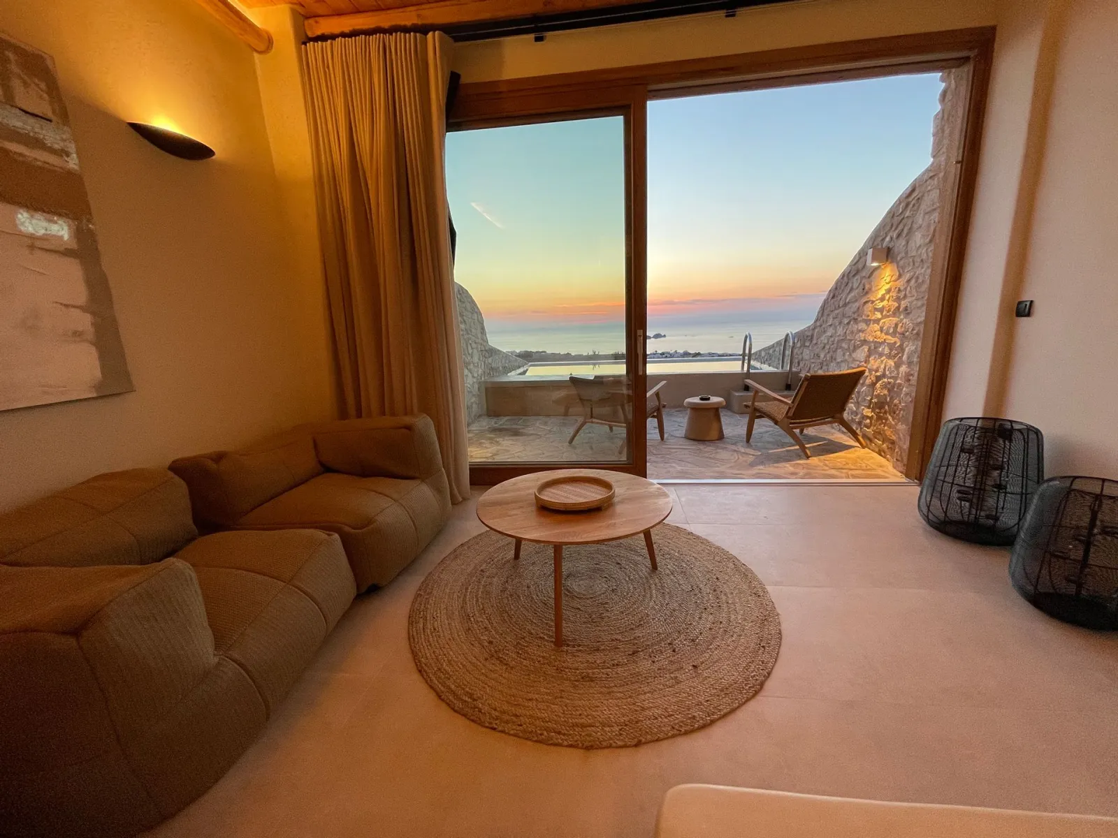 Cave Suite Private Pool