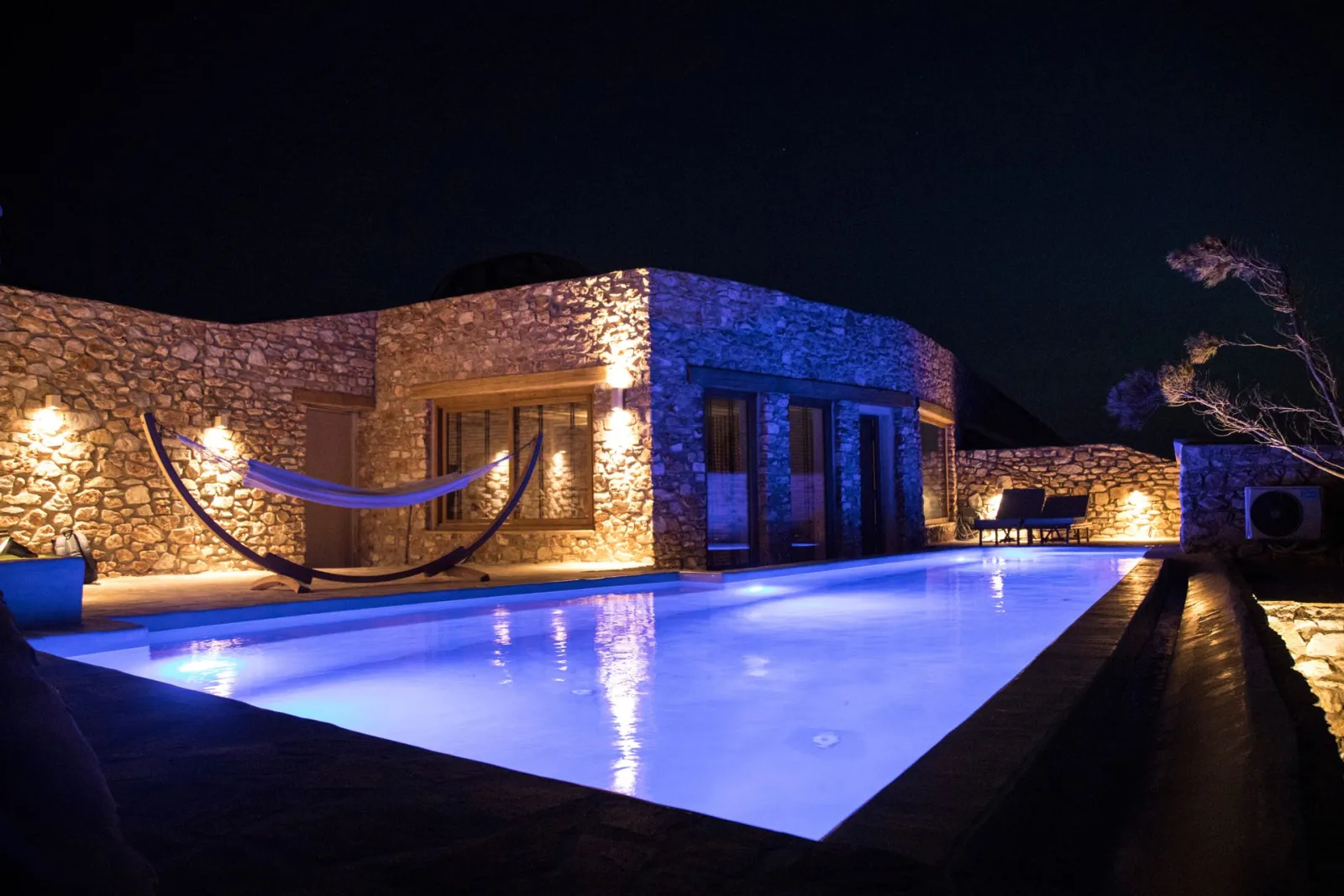 Signature Suite Private Pool