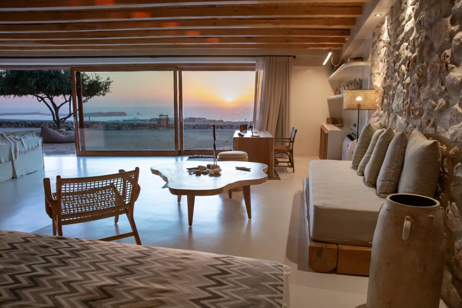 Majesty Suite with Outdoor Hot Tub