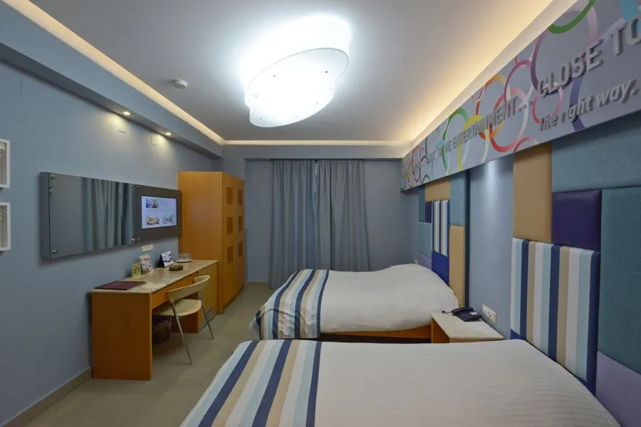 Triple Room