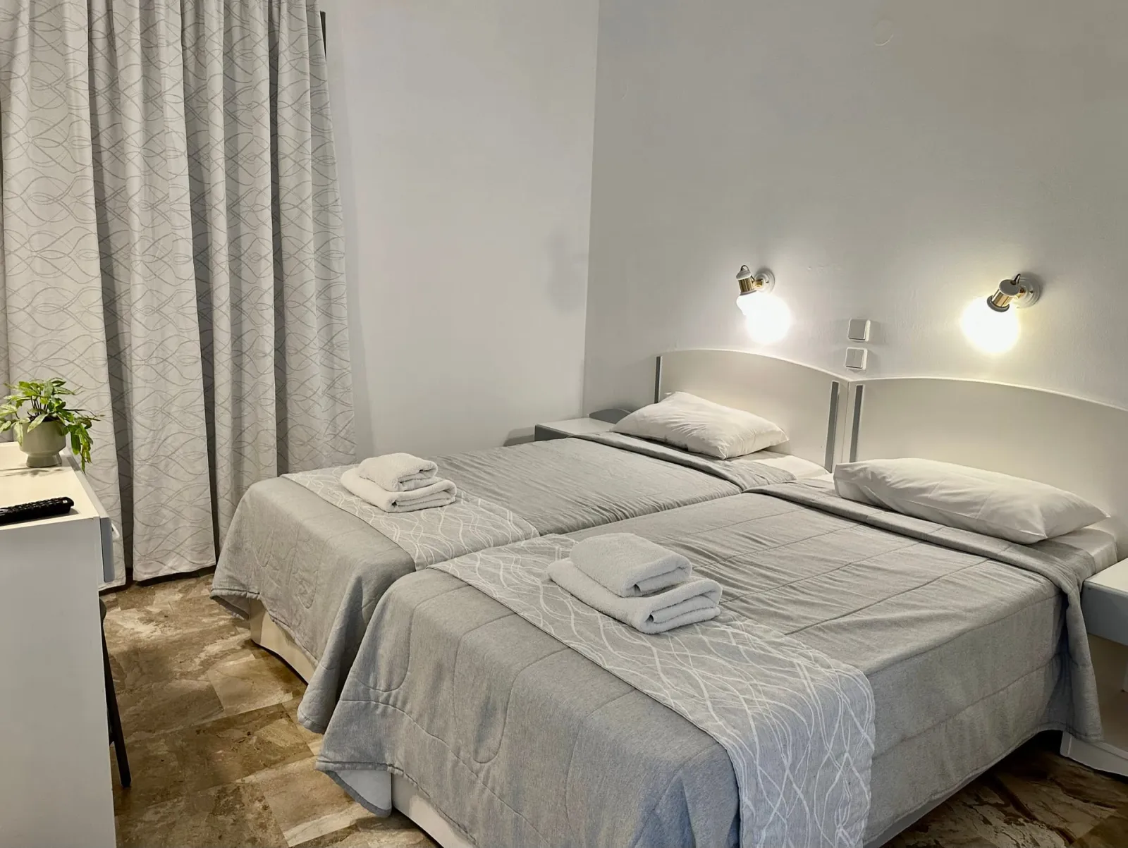 One Bedroom Apartment Sea View