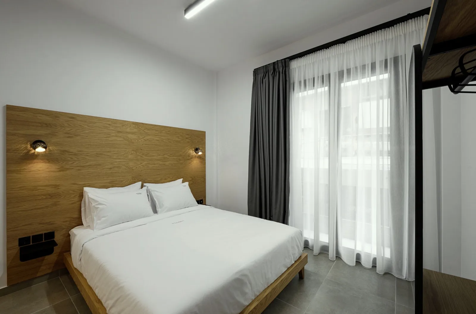 Superior Triple Room White Tower View