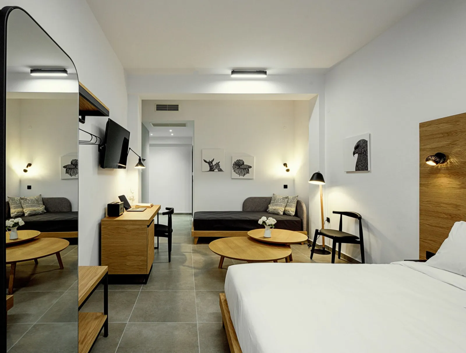 Superior Triple Room White Tower View