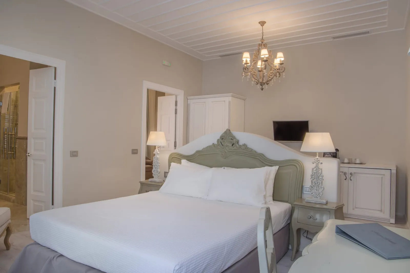 Family 2 room Suite