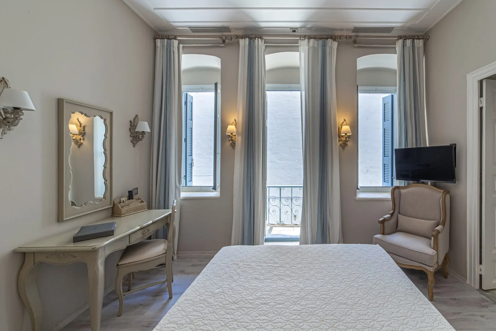 Family 2 room Suite