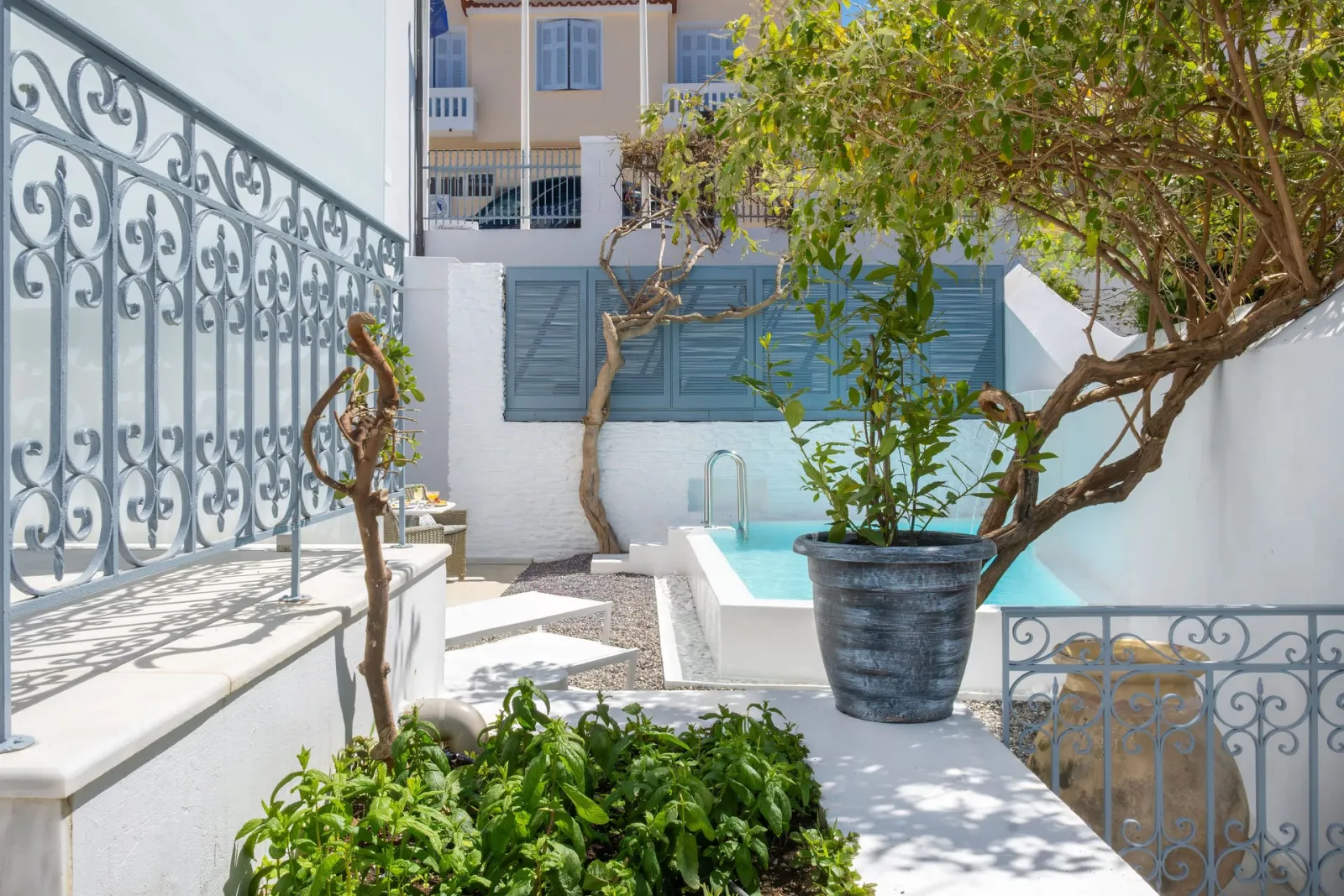 2 Room Suite with Private Pool