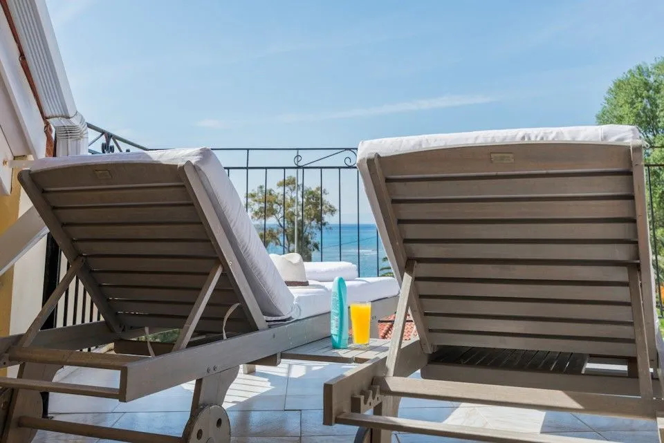 Superior Apartment-split level sea view