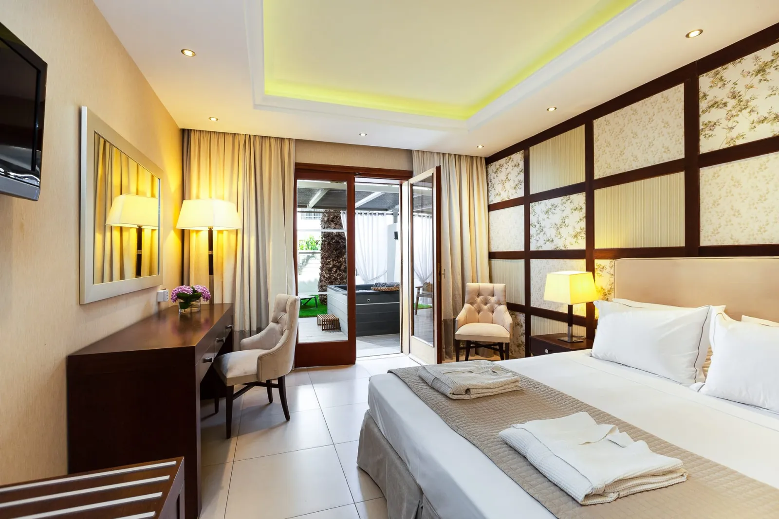 Superior Room with Outdoor Jetted Tub