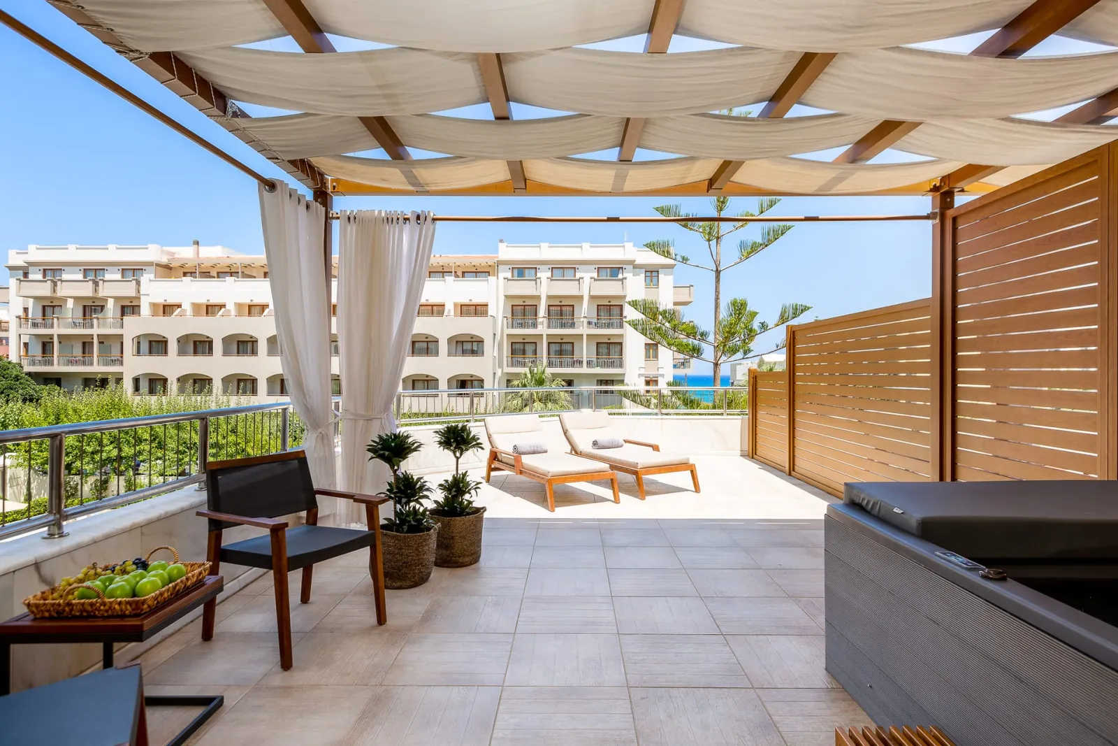 Premium Suite with Outdoor Jetted Tub