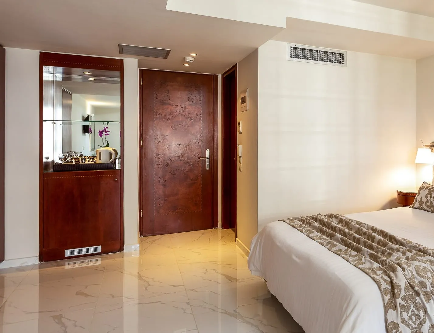 Premium Suite with Outdoor Jetted Tub