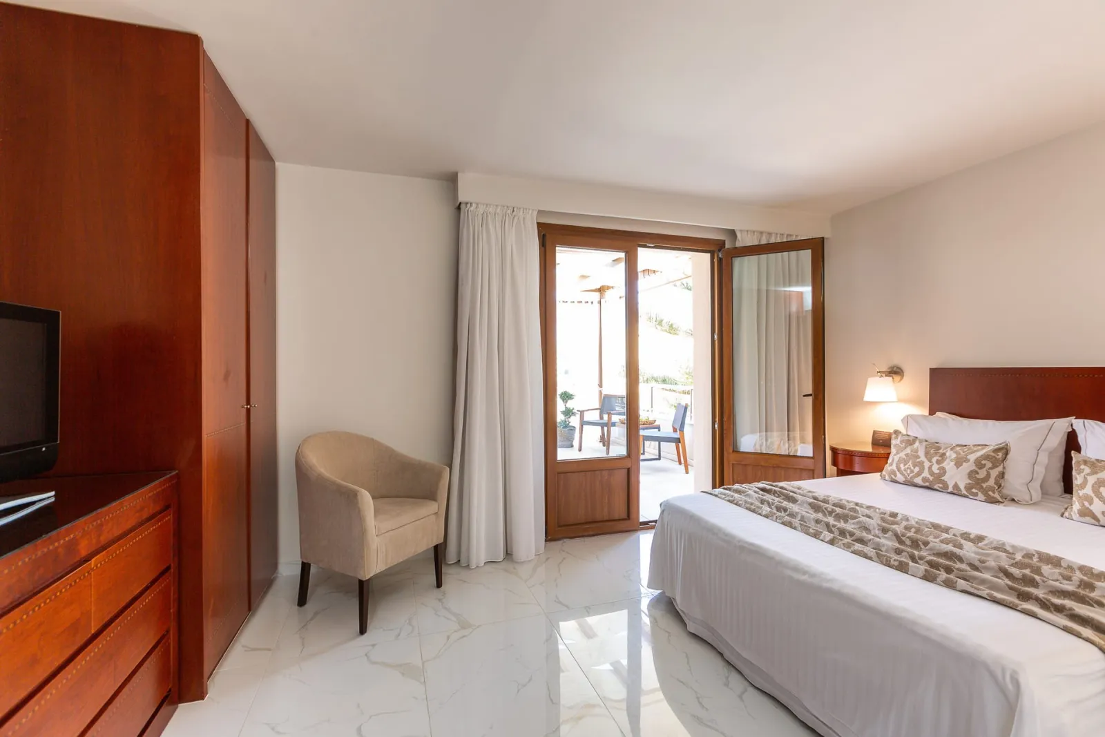 Premium Family Suite with Outdoor Jetted Tub