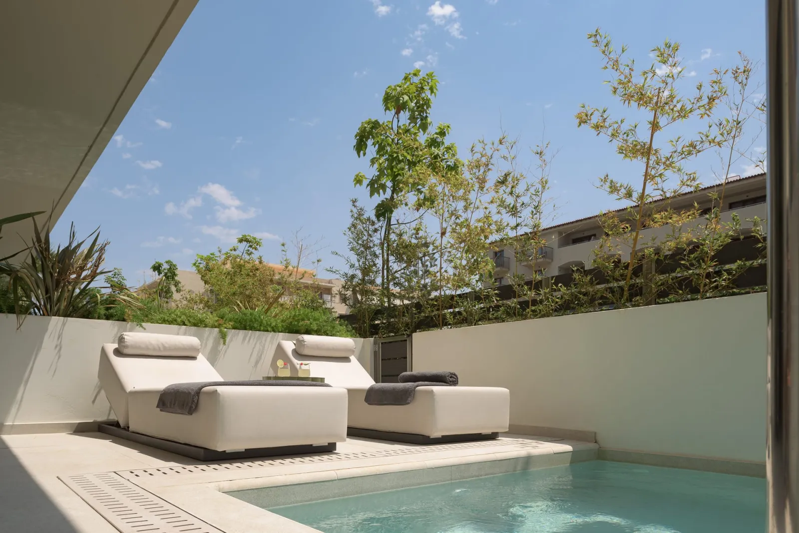 Swim up Suite with Private Heated Pool