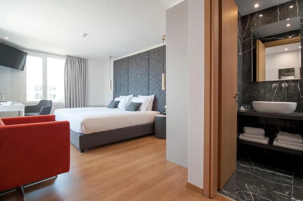 Deluxe Double or Twin Room