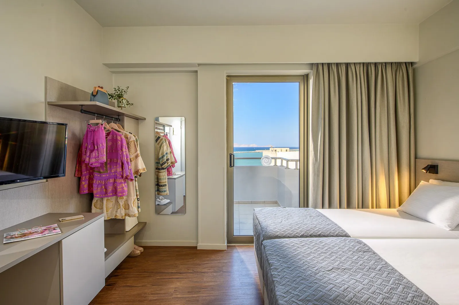 Double/Twin Sea View (1-2 pax)