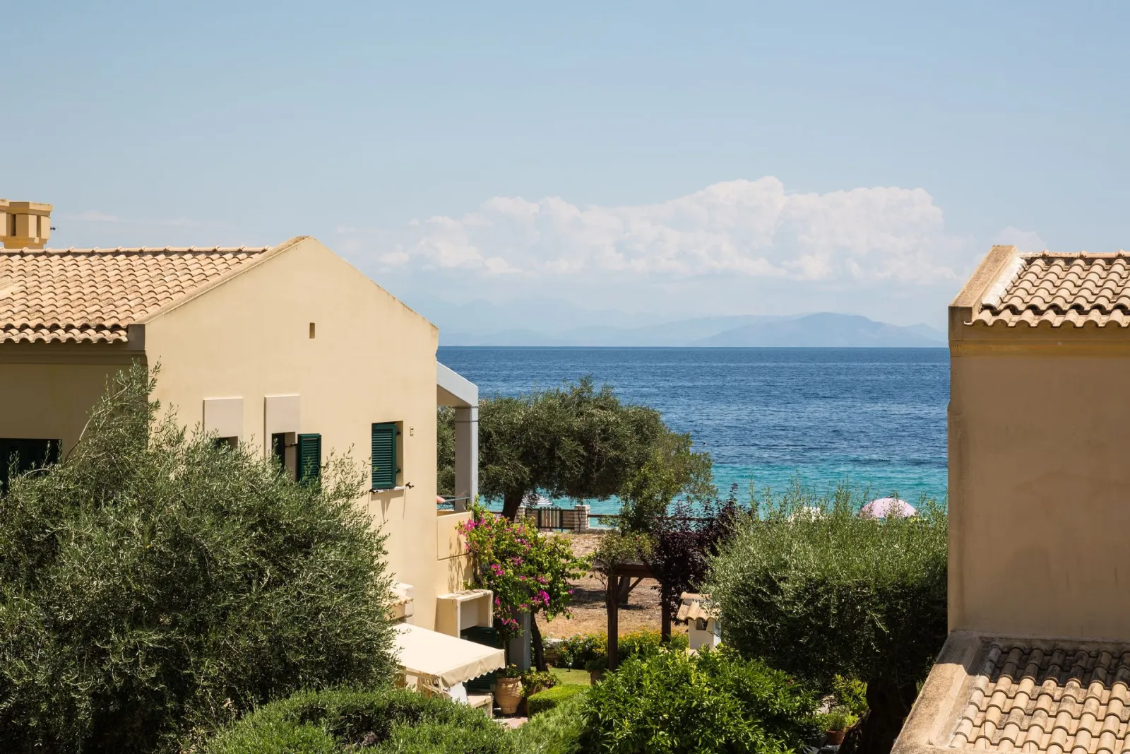 One Bedroom Apartment Sea View