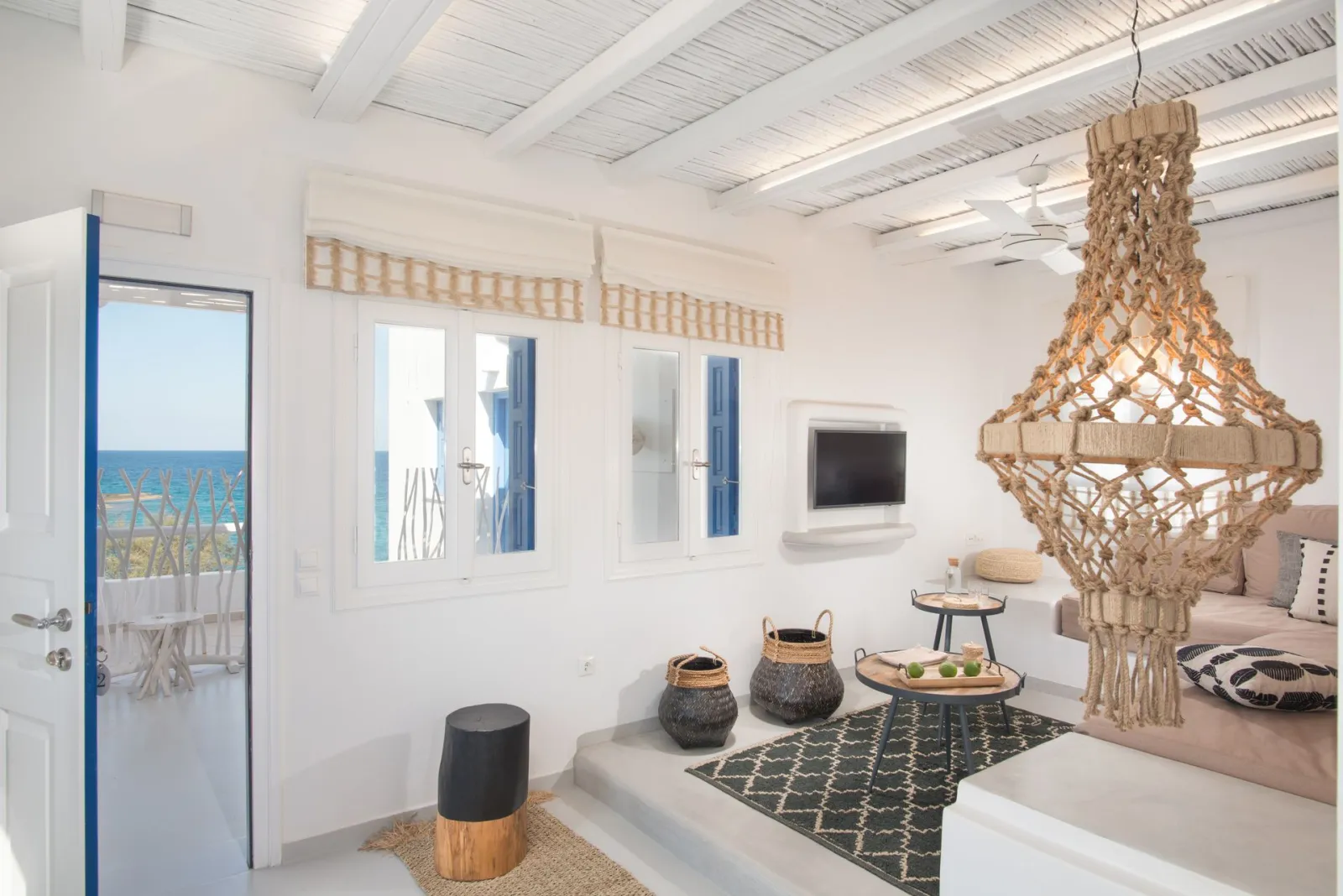 Superior One Bedroom Apartment