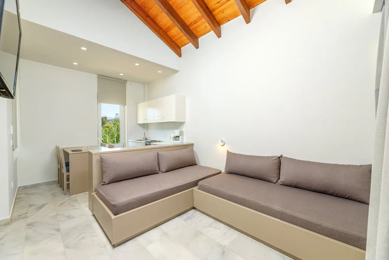 2 Bedroom Apartment Sea View