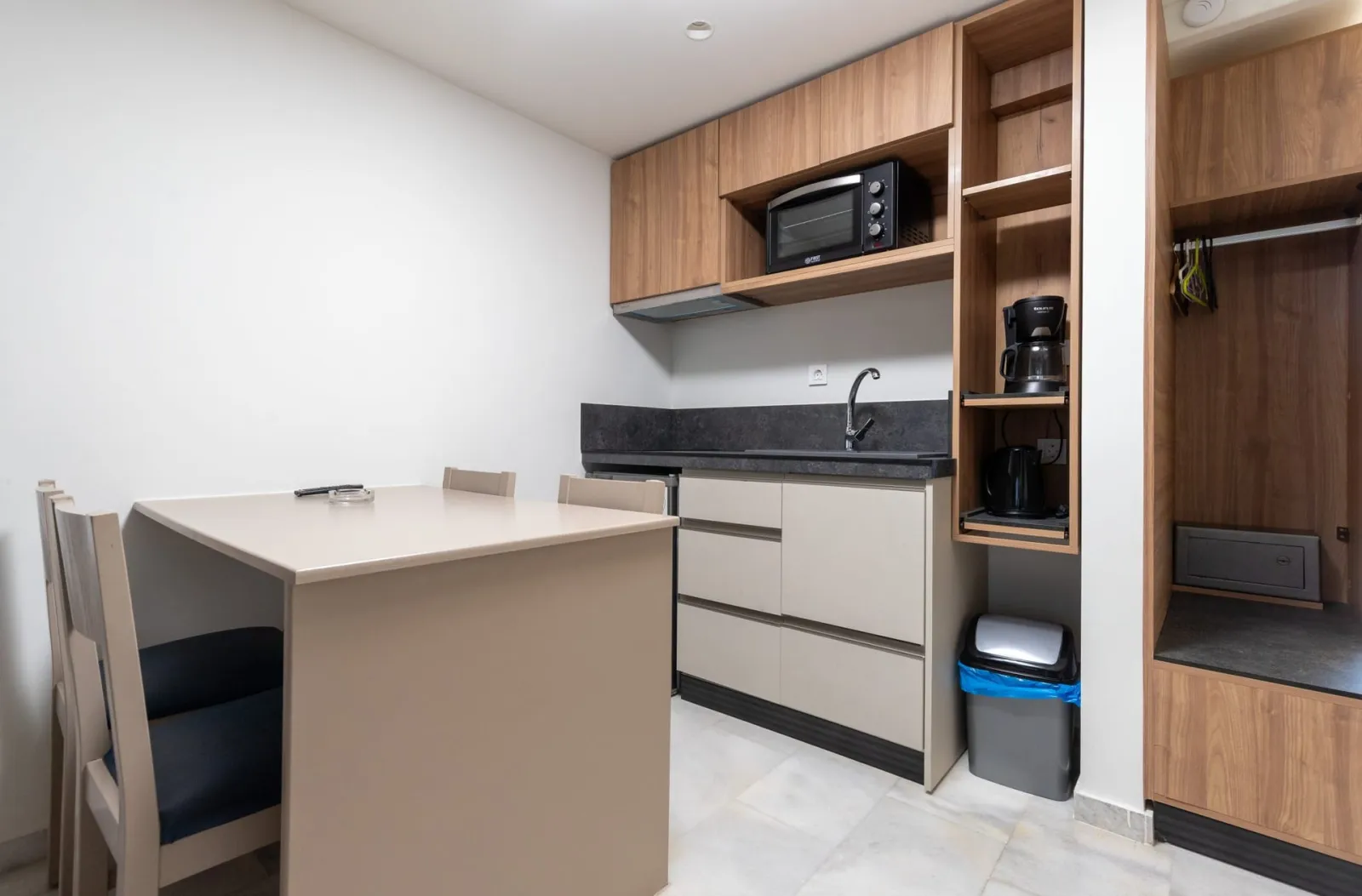 2 Bedroom Apartment Sea View