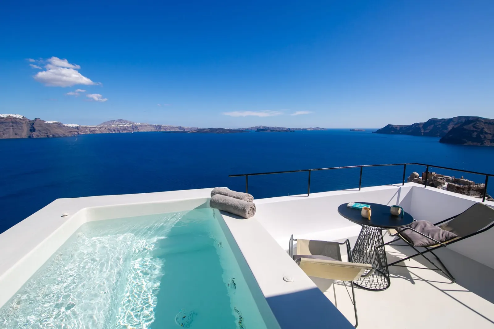 Platis Deluxe Room with Outdoor Hot Tub