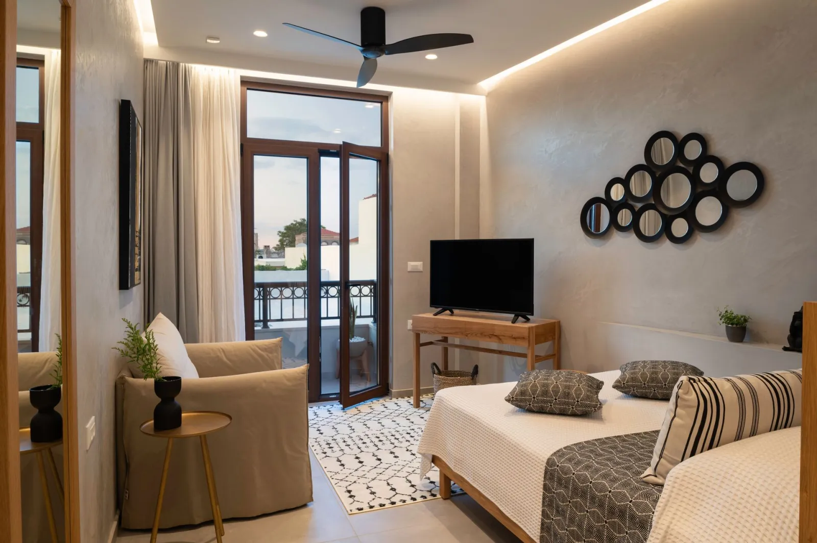 Suite with Old Town View