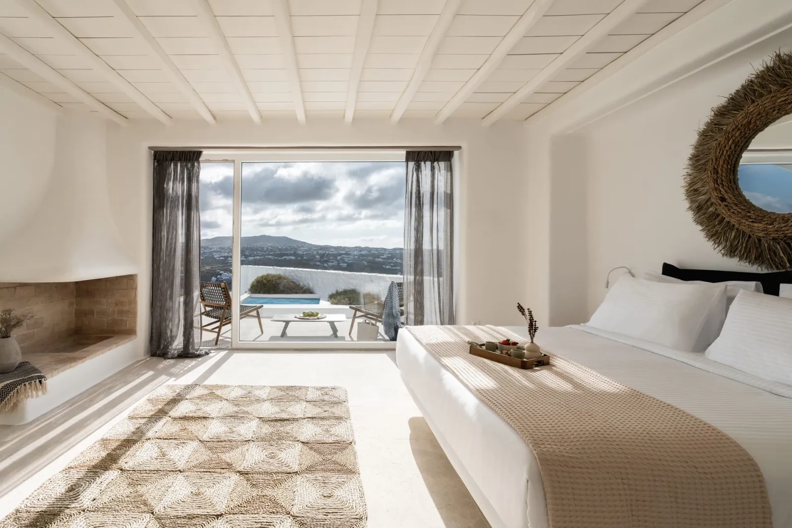 Honeymoon Suite with Hot Tub & Sea View