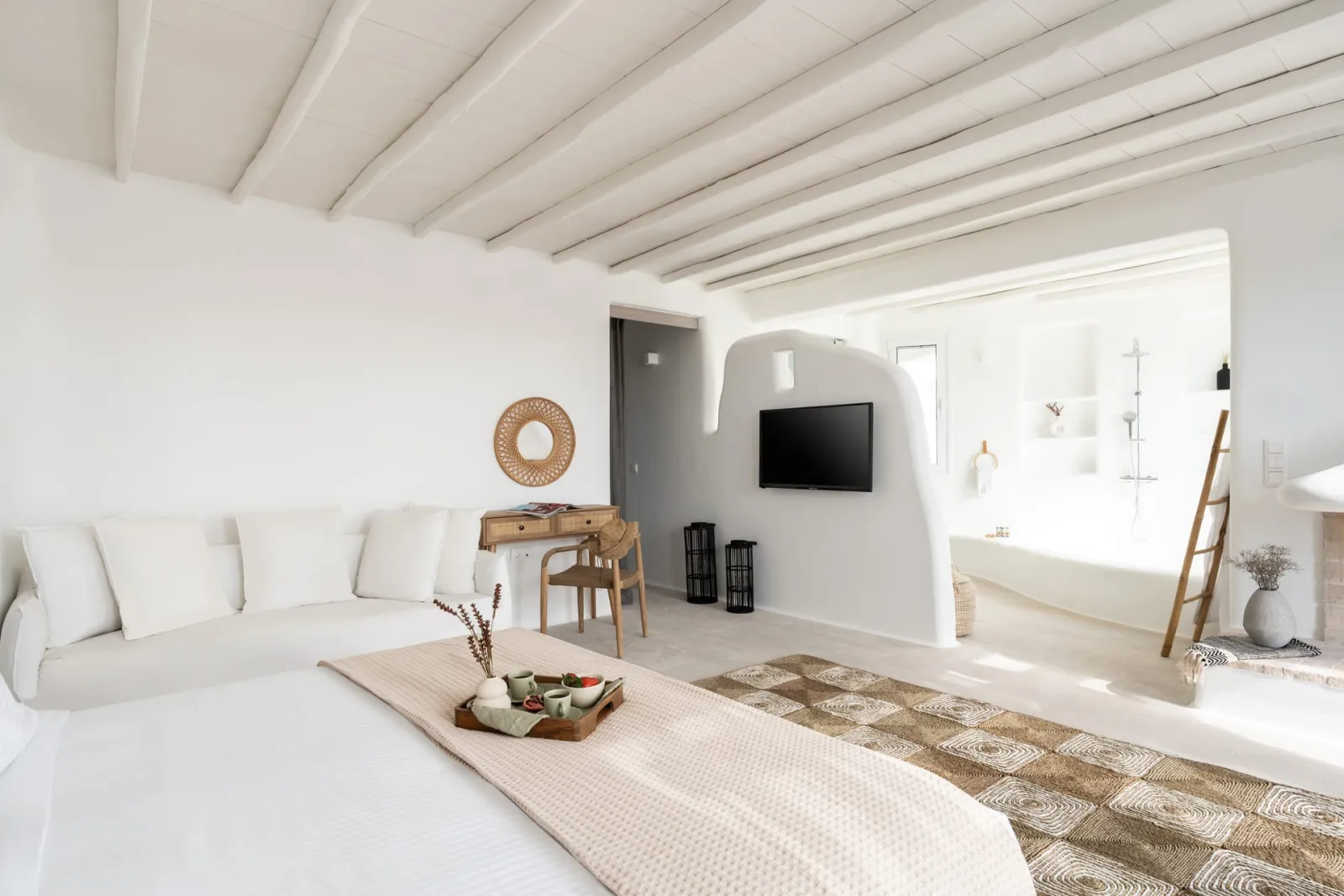 Honeymoon Suite with Hot Tub & Sea View