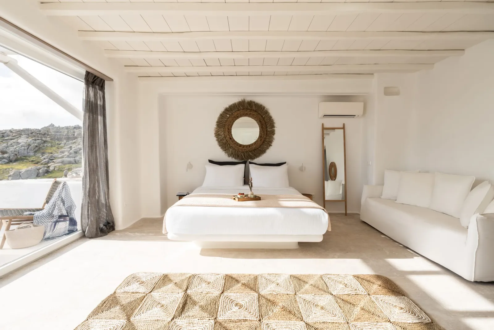 Honeymoon Suite with Hot Tub & Sea View