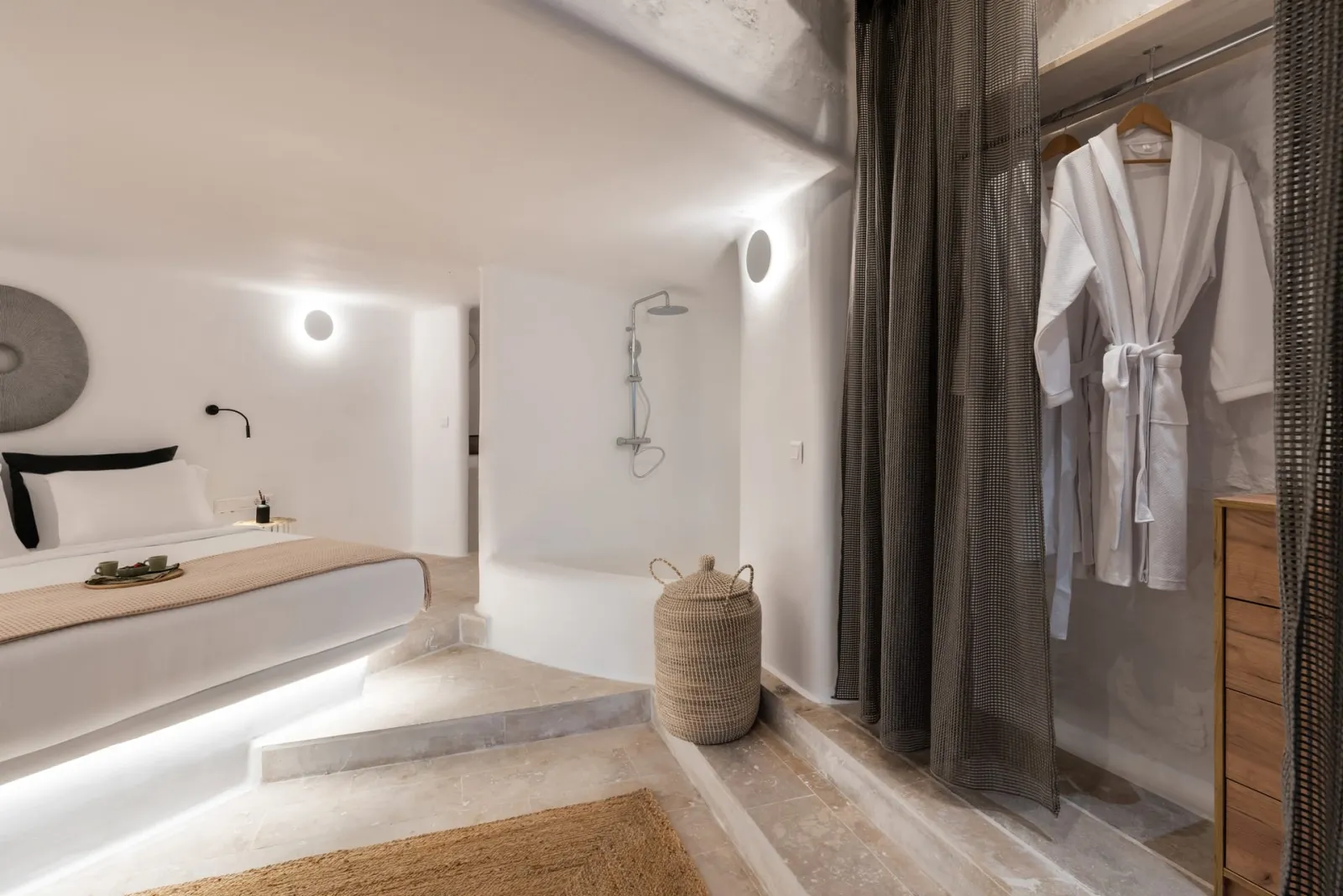 Three-Bedroom Executive Suite with Jacuzzi
