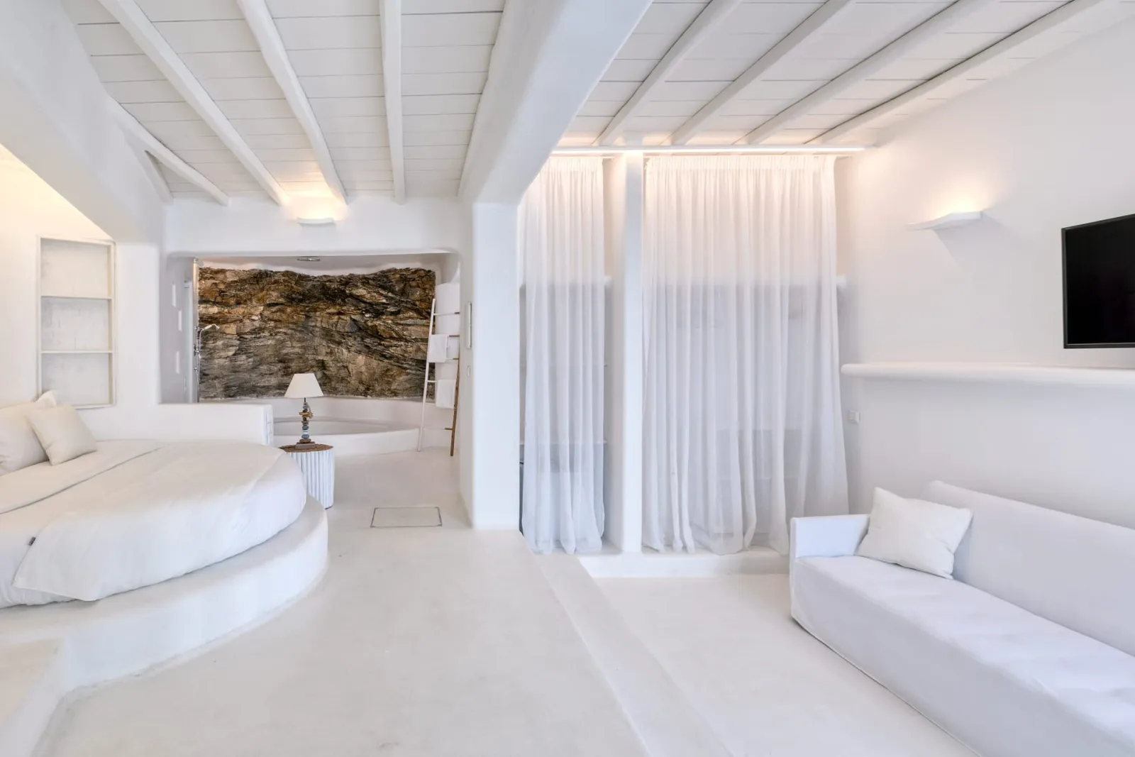 Three-Bedroom Suite with Spa Bath
