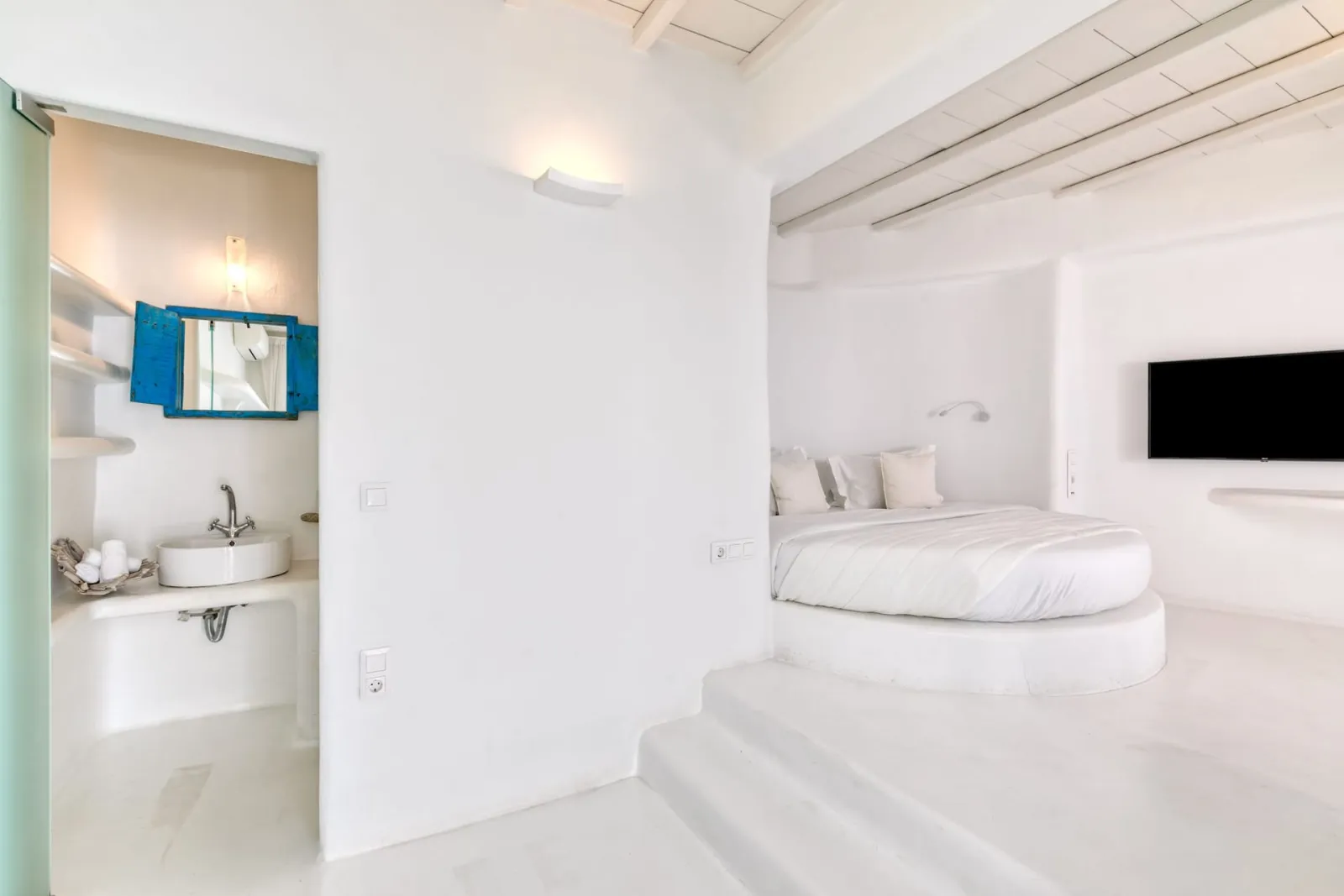 Three-Bedroom Suite with Spa Bath