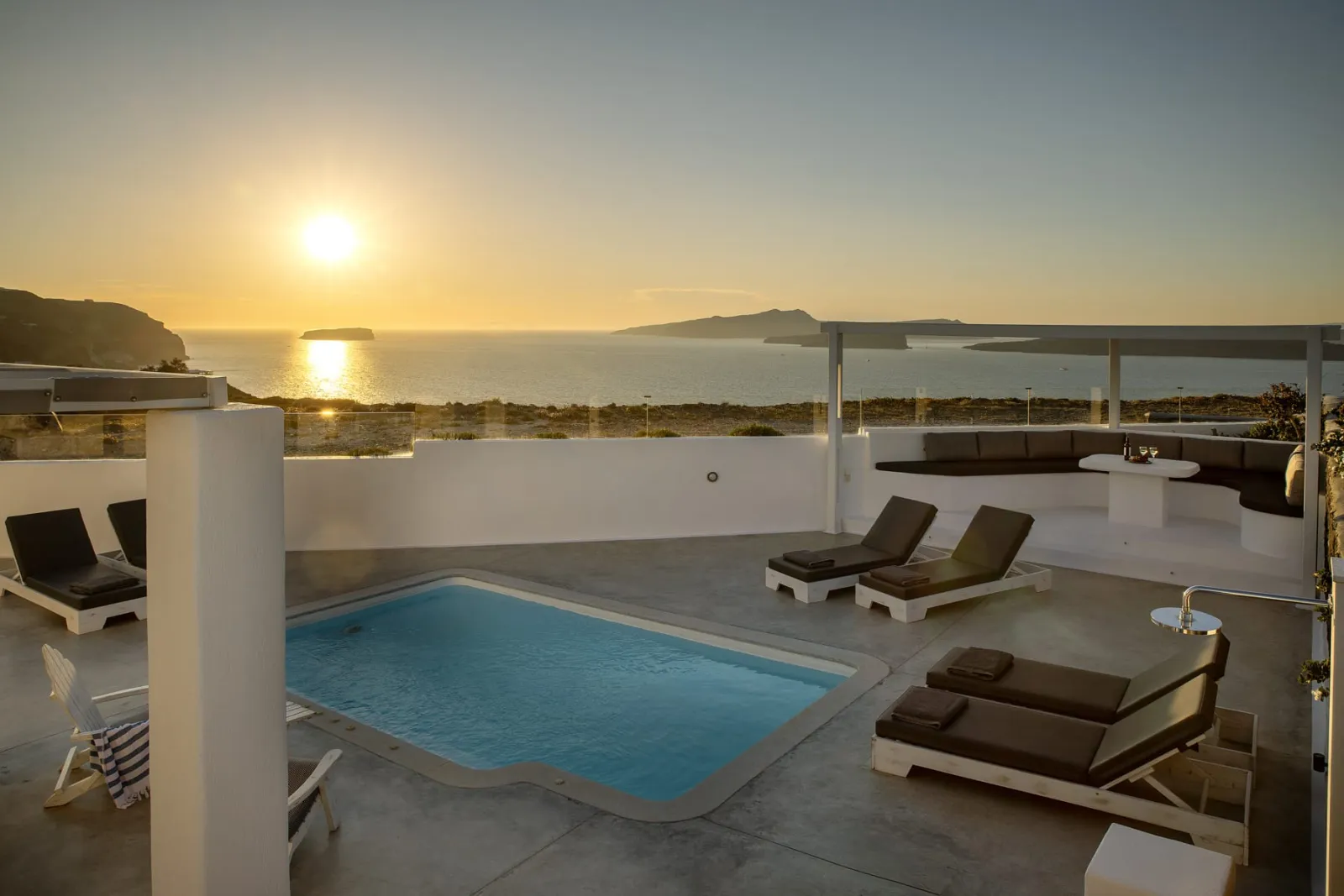 Deluxe Villa with Private Pool & Caldera View
