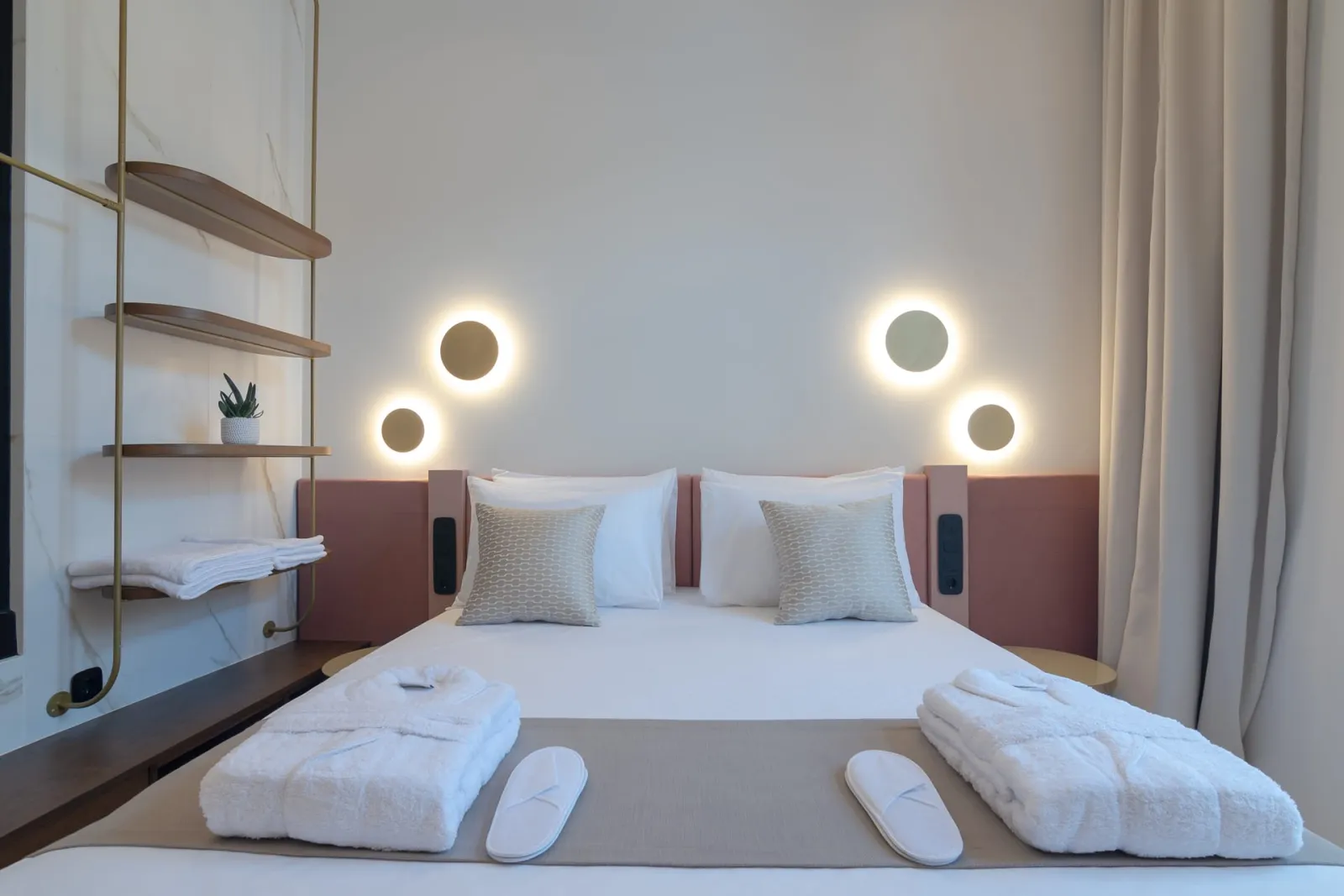 Superior Suite with Indoor Jacuzzi - City View | Rethymnon Old Town