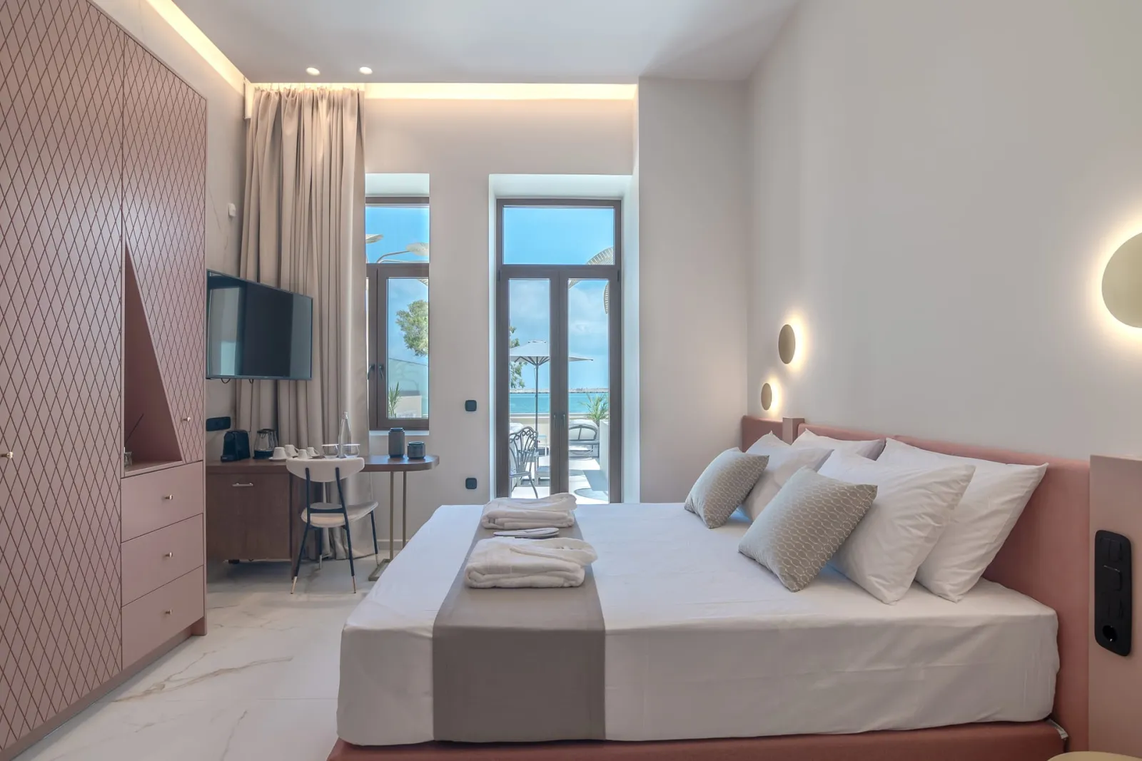Executive Suite with Outdoor Jacuzzi - Sea View | Rethymnon Old Town