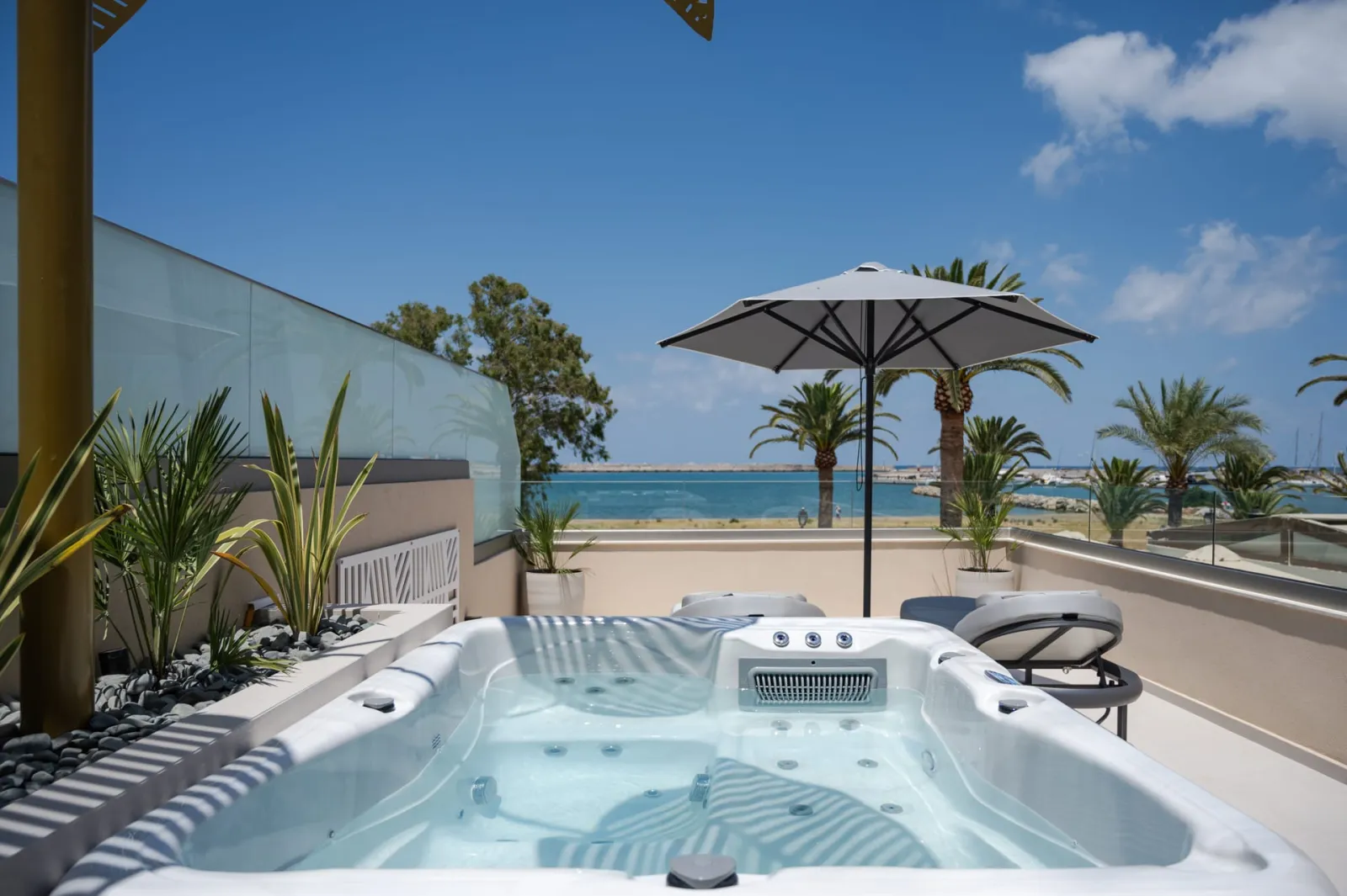 Executive Suite with Outdoor Jacuzzi - Sea View | Rethymnon Old Town