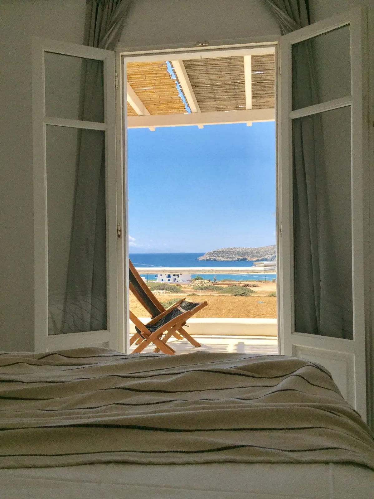 Island White - Sunrise apartment