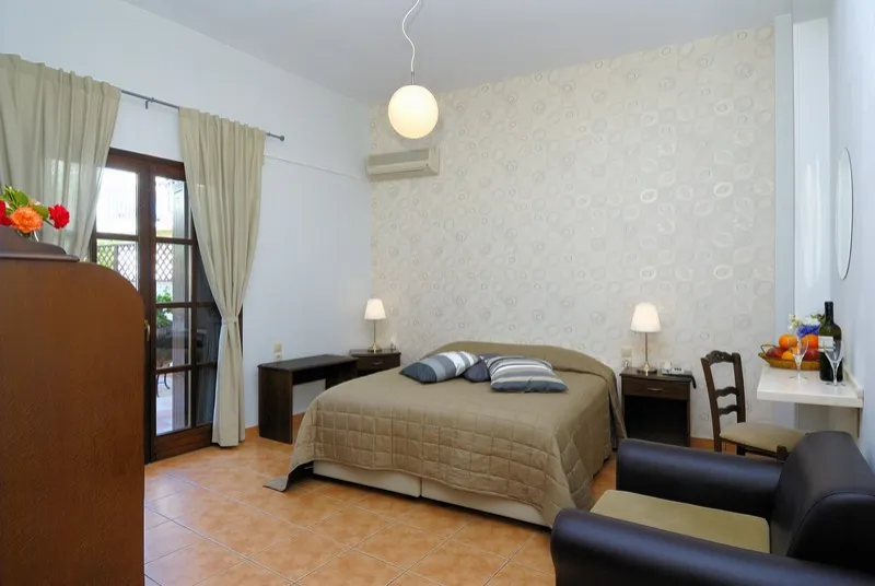 Standard room for 2 pers. - ground floor, pool view #1