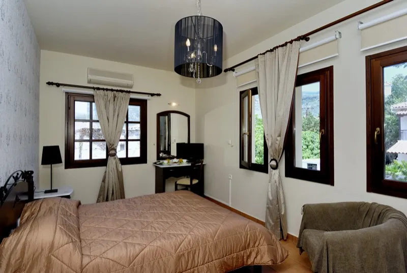 Superior suite  for 3 adults or 2 adults + 1 child with pool view/sea view #5