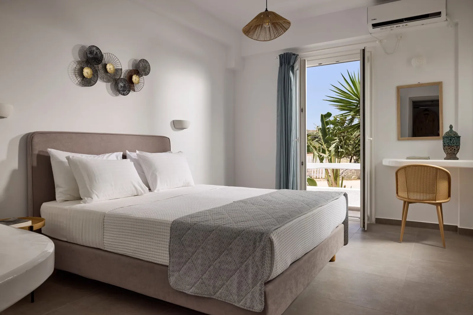One Bedroom Apartment with Balcony & Sea View